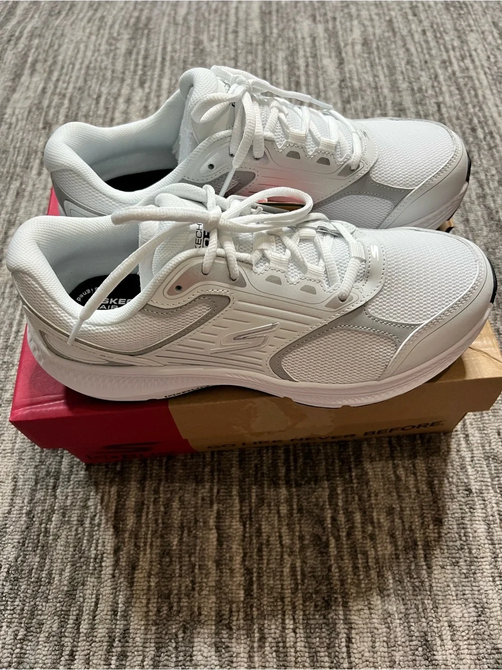 Skechers Go Run Consistent 2.0 Athletic Womens Sneakers White Silver US 10 WIDE